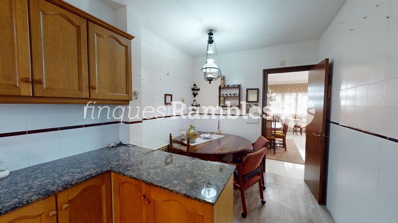 Foto 5f08398d-ad21-4ce6-bda7-55c29669bf3e. Casa amb calefacció aparcament a Poble Sec Igualada