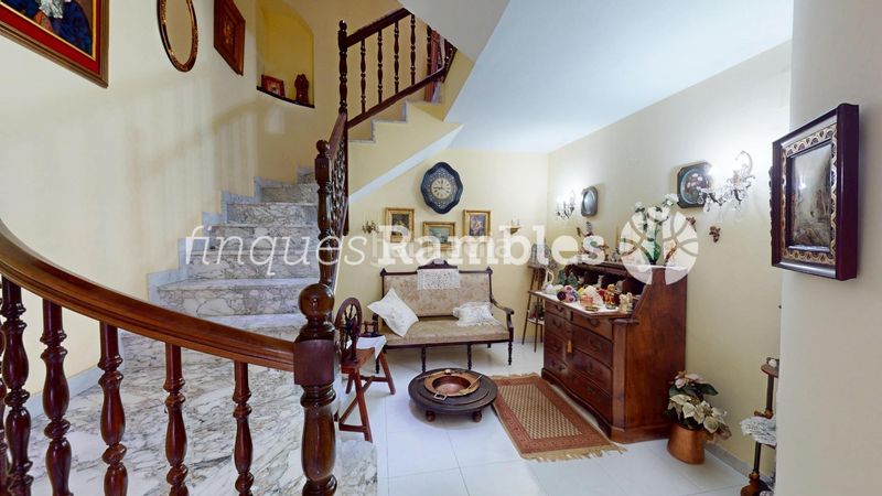 Foto 66431faa-b84b-4798-b966-1009273b408d. Casa amb calefacció aparcament a Poble Sec Igualada