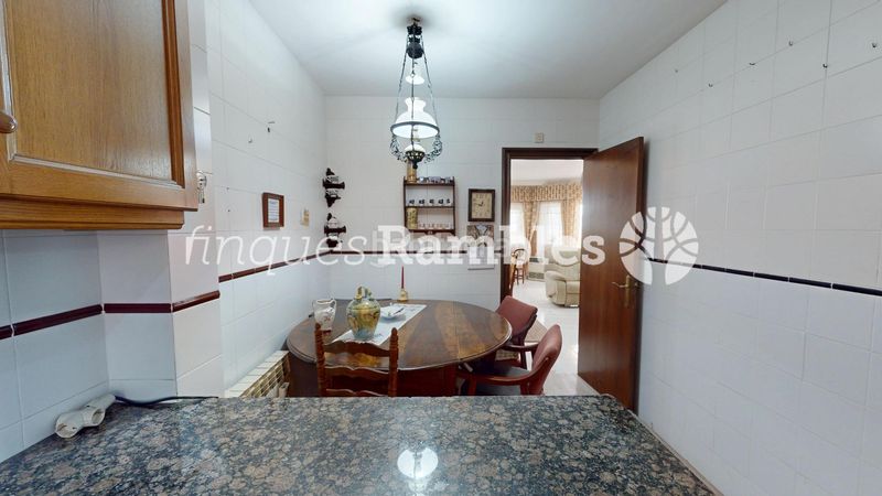 Foto 6deabccb-54ab-4d0e-b8a4-022a2d82ff9c. Casa amb calefacció aparcament a Poble Sec Igualada