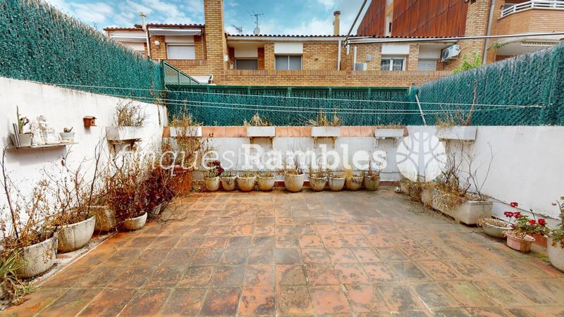 Foto 7991c3fc-ca5c-478e-93a5-e34e507797e0. Casa amb calefacció aparcament a Poble Sec Igualada