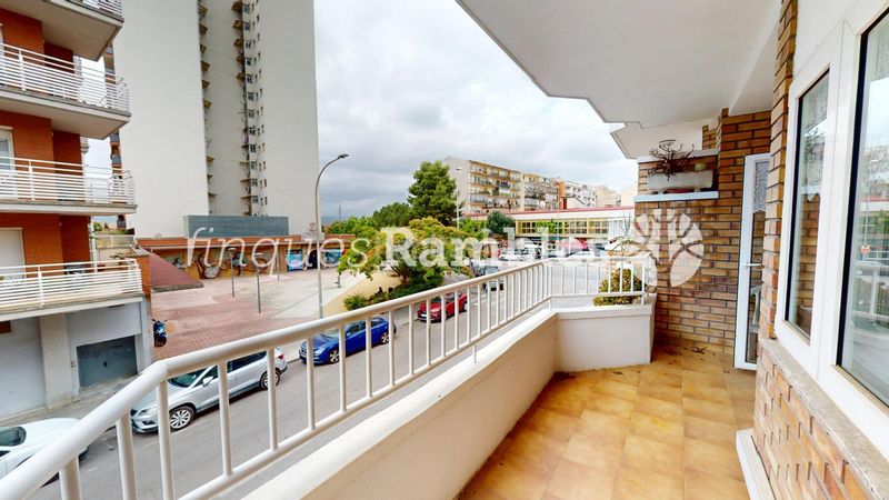 Foto a86418a5-f3e1-4e36-bc2a-18bb2a4e3efc. Casa amb calefacció aparcament a Poble Sec Igualada
