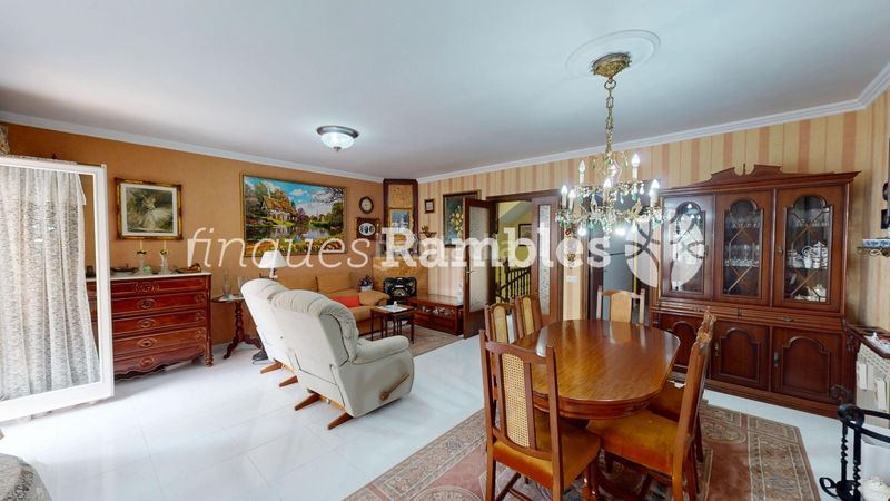 Foto dfc3e69a-5d52-4677-b639-71f983e0b01b. Casa amb calefacció aparcament a Poble Sec Igualada