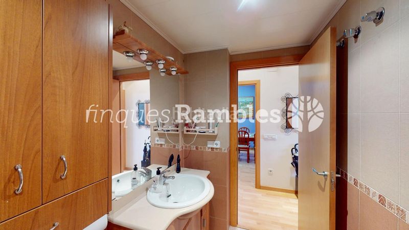 Foto ae97f846-32c8-457b-b034-17733149312a. Pis a Centre Igualada