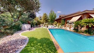 Chalet in Pobla de Claramunt (La). Espectacular casa al xar�, millor que nova!