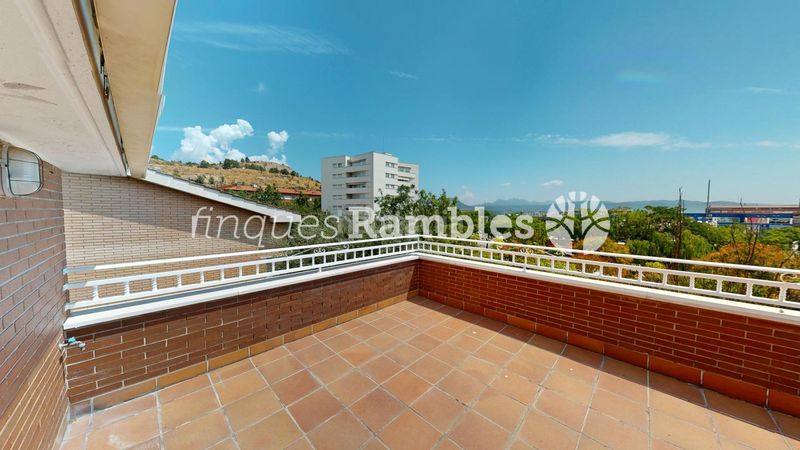 Foto 4821a72c-13e9-4356-8da6-b3950300947f. Casa adossada amb calefacció aparcament a Les Comes Igualada