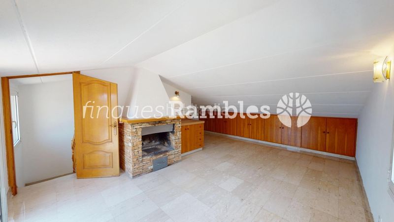 Foto 9a97f9f8-e40c-415c-8c06-e55ed0457764. Casa adossada amb calefacció aparcament a Les Comes Igualada