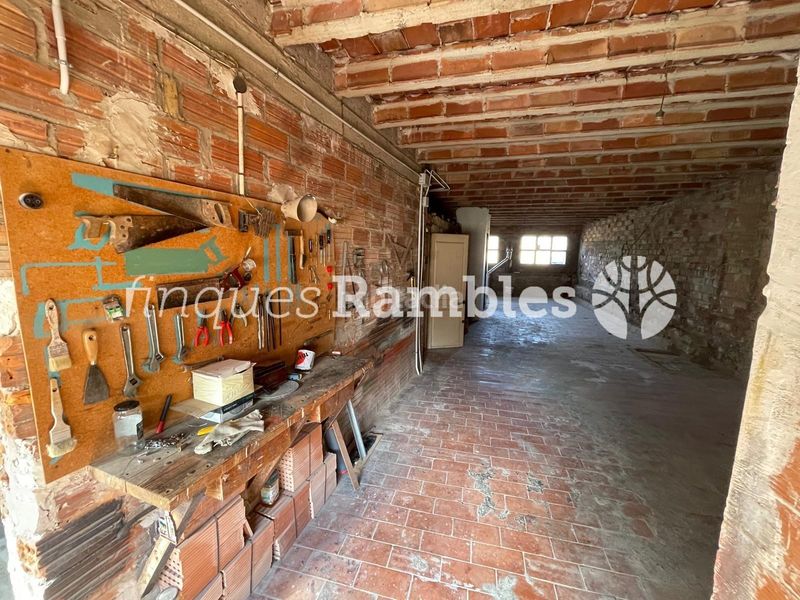 Foto b739636c-37b2-4583-9546-ef3b7af6ff1a. Casa amb aparcament a Prats de Rei (Els)
