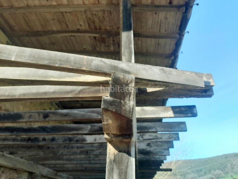 Foto 5b9ff044-5168-4c84-8e12-ca0121c6918d. Casa en calle socobio 28 ocasión-casa típica de piedra a reformar en Castañeda