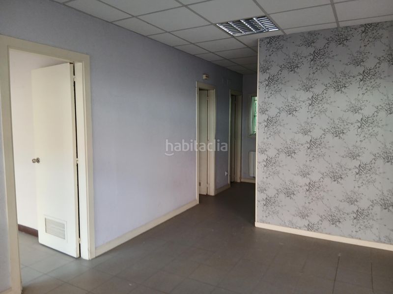Foto 84216fb7-b938-49a9-a331-a2f60fc8030a. Rent business premise in avenida los rosales 51 in Santa María de Cayón