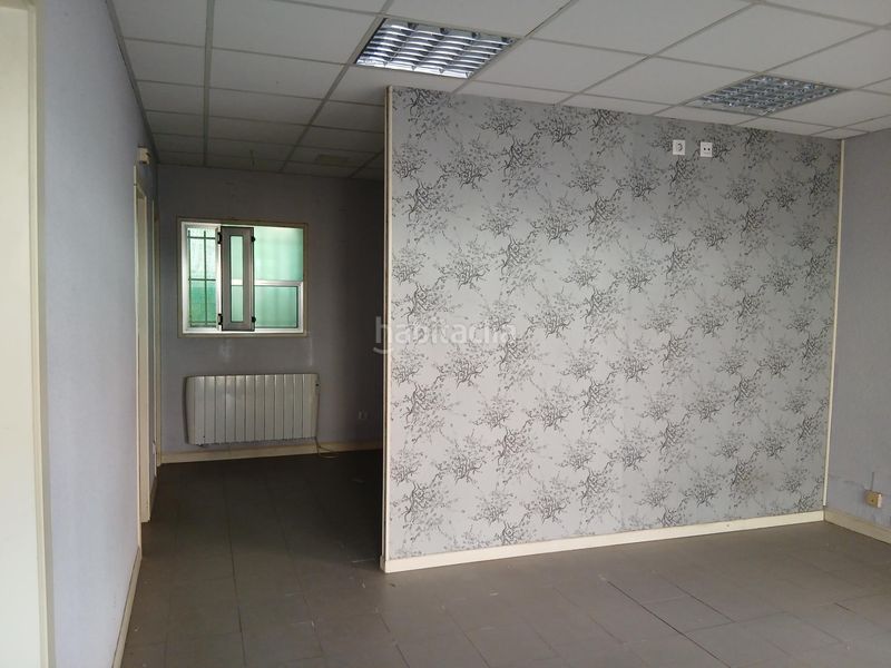 Foto aedf7e59-edd1-4e53-bae6-2c2ec7985001. Rent business premise in avenida los rosales 51 in Santa María de Cayón