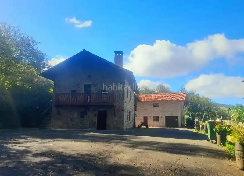 Foto 9f992b08-4404-43cb-b152-92fc042e4f45. Casa in barrio tezanos 51 in Villacarriedo