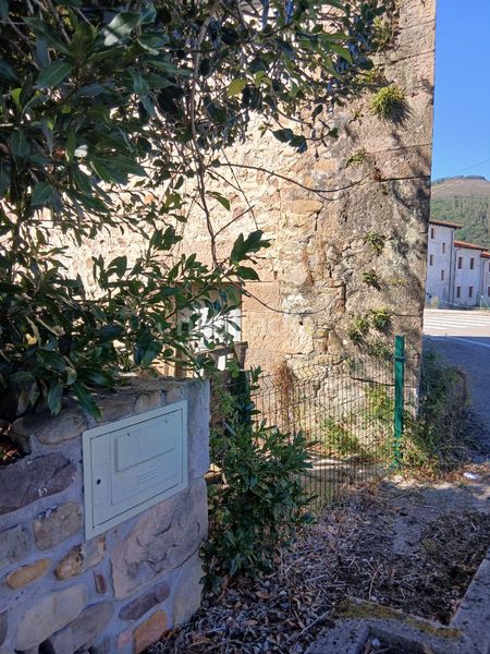 Foto f065ed32-db46-404f-8ece-d6a448a2d0dc. Haus in barrio vega 57 in Villafufre