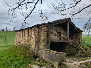 Casa a N/a. Valles pasiegos- finca y dos cabañas