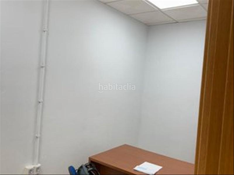 Foto 1060e50c-6ff2-4c3a-bf23-30f1d21ee08b. Local commercial dans calle carlos cano 4 dans Villanueva del Ariscal