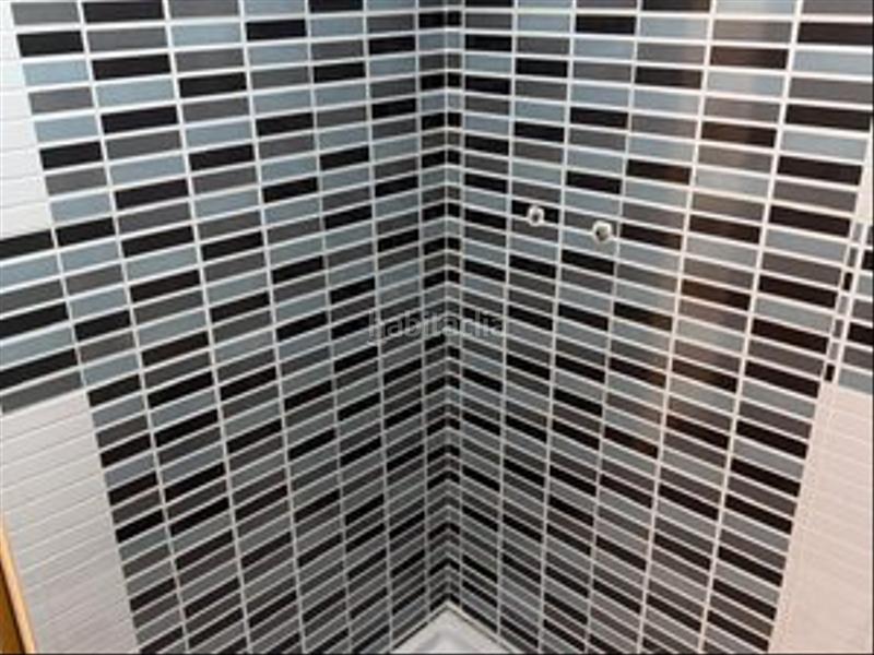 Foto 4c9b6b3b-6eb0-42fd-b963-d49d60ff2d7e. Local commercial dans calle carlos cano 4 dans Villanueva del Ariscal