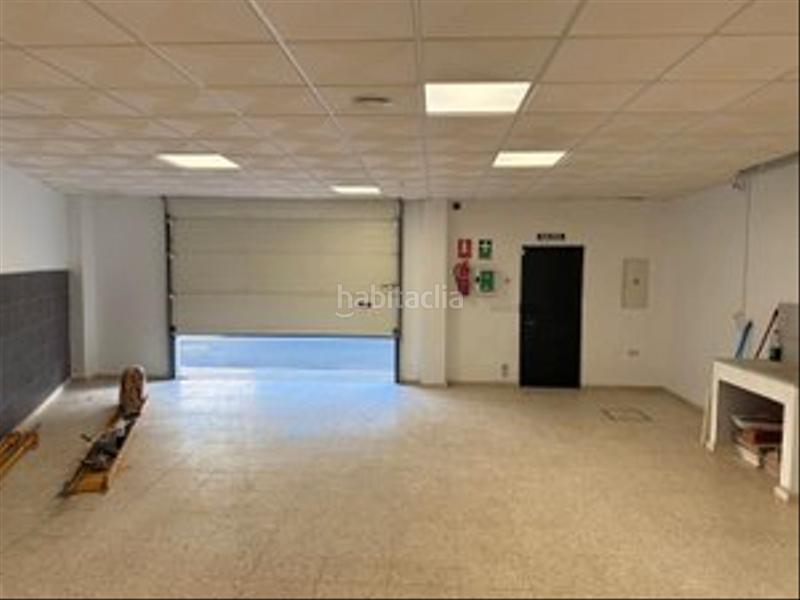 Foto 54ea289d-a704-4b3b-9d72-7f5803e885d9. Local commercial dans calle carlos cano 4 dans Villanueva del Ariscal