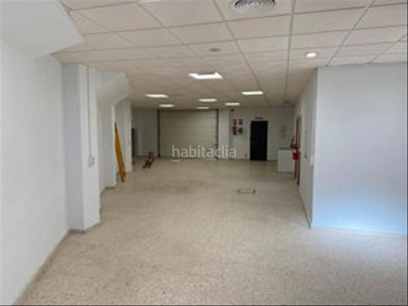 Foto f0d51d65-d0a2-420f-ab09-4ff7b4cccdd6. Local commercial dans calle carlos cano 4 dans Villanueva del Ariscal