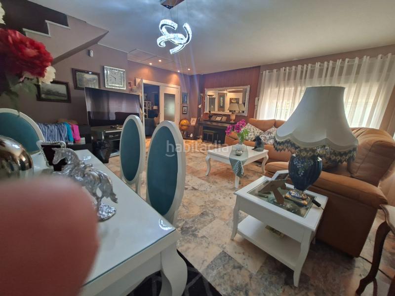 Foto 75a72b89-32c0-4c4d-81b5-2be09879e2b4. Chalet en avenida las camelias 15 bonito chalet de una planta en Espartinas