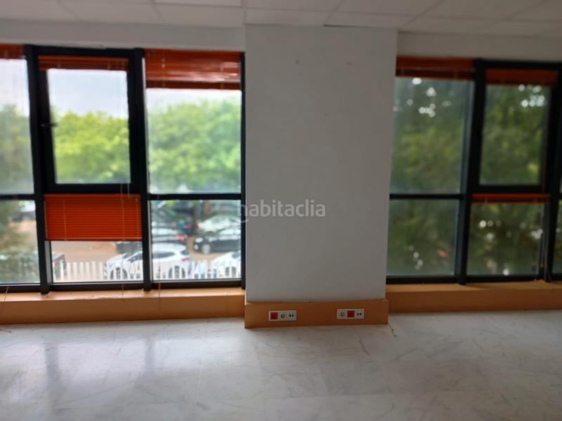 Foto 1c908094-00f7-4ae4-9558-6e36041b0fb2. Büro in calle américo vespucio 15 in Triana Oeste Sevilla