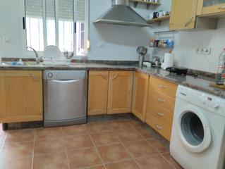 Casa aparellada a Calle urbanización el señorío 66. Pareado con zonas comunes