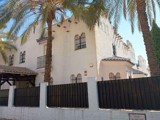 Chalet  Calle antonio ruiz espartaco padre 33. Gran chalet de 5 habitaciones