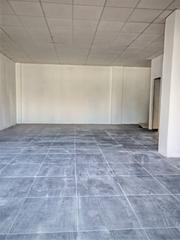 Lloguer Local Comercial a Calle arroyo de celín 16. Estupendo local en estupenda zona de bormujos