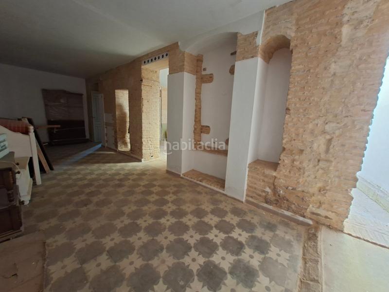 Foto b1ae7ab7-1351-44e6-8b47-f8b08e514895. Casa en calle manuel osuna 5 gran casa palacio en el centro en Umbrete