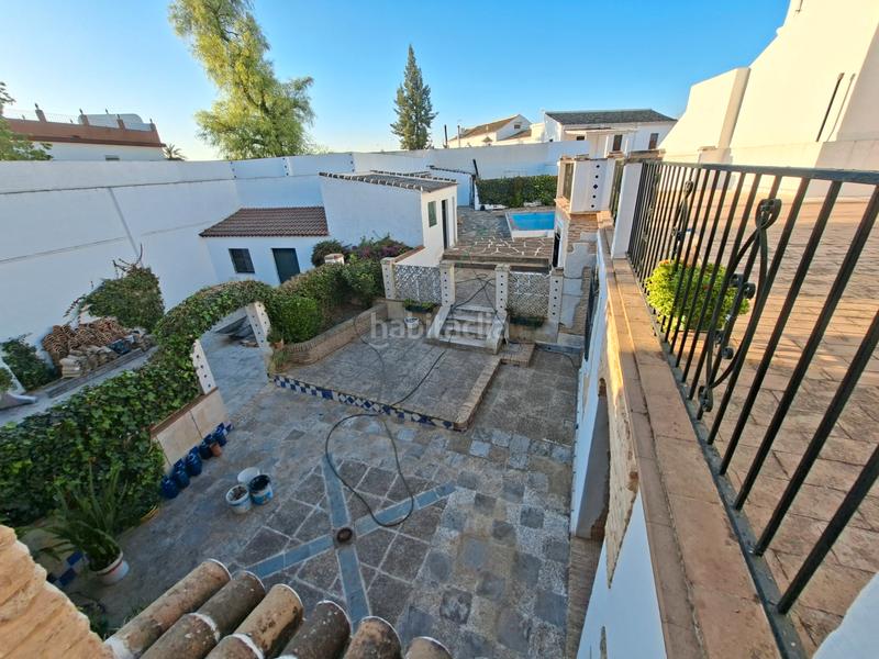 Foto b6bc8514-4861-4bd4-aade-a6c9e333ec5d. Casa en calle manuel osuna 5 gran casa palacio en el centro en Umbrete