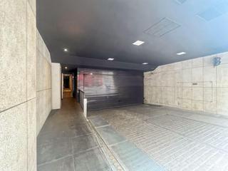 Aparcament cotxe a Ibiza. Plaza de garaje en venta para coche grande en retiro