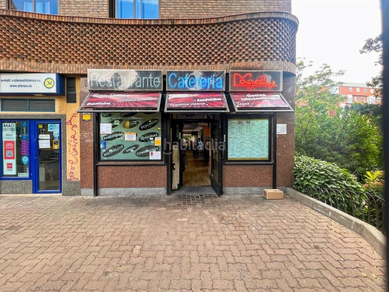 Foto 2aa1bb43-2e41-4f12-900e-0a74bd38cf46. Local comercial se vende restaurante a pleno rendimiento en ciudad lineal en Madrid