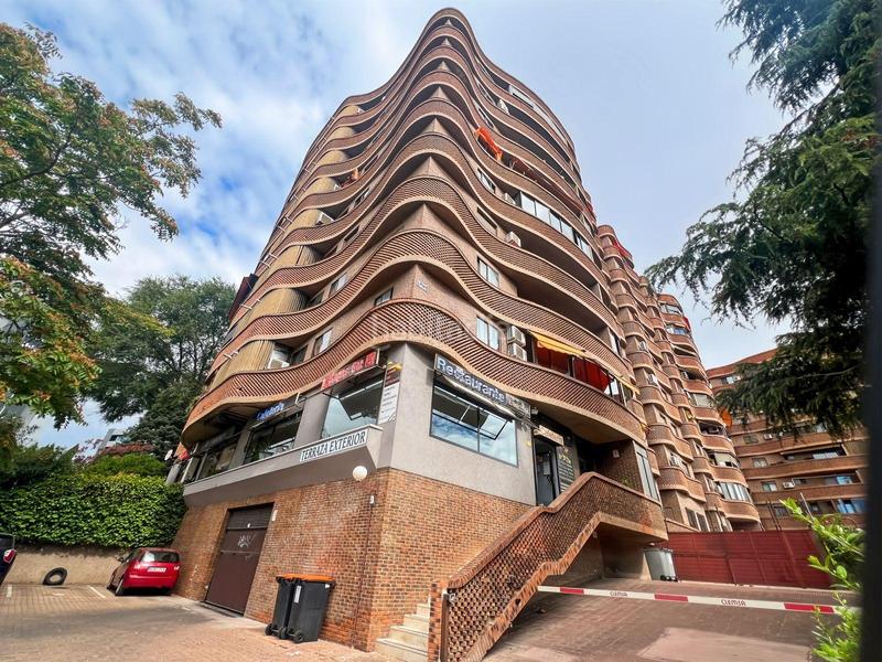 Foto d489c3bc-bdb6-45fc-86d4-b0c0c219c707. Local comercial se vende restaurante a pleno rendimiento en ciudad lineal en Madrid