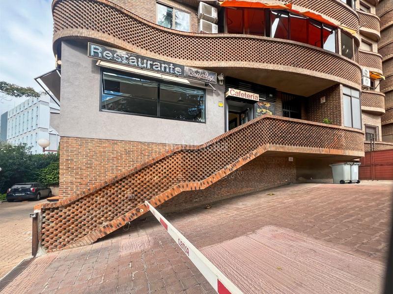 Foto fecf9e54-87f5-4273-9a52-f646d66cd9ec. Local comercial se vende restaurante a pleno rendimiento en ciudad lineal en Madrid