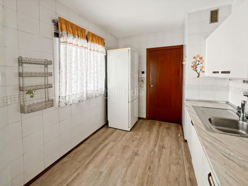 Foto 3d36fa36-d20f-4414-b2b2-2a9f1aa8118f. Flat with heating parking in Marroquina Madrid