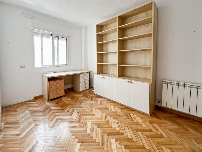 Foto a59dbcf9-ffde-4ac0-9a6c-e1160cfddf8d. Flat with heating parking in Marroquina Madrid