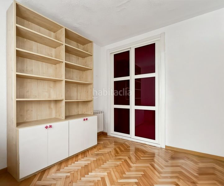 Foto e9b29e65-f340-4dc8-9d56-a82451bdd44b. Flat with heating parking in Marroquina Madrid