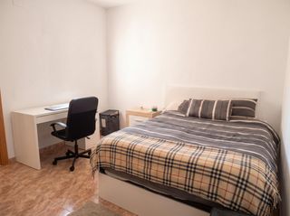 Pis  Calle antonia rguez sacristan. Vivienda de dos dormitorios para reformar en carabanchel.