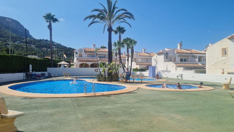Foto 835e105d-e9df-4aa3-b832-57d6c36334f2. Casa amb calefacció piscina a Benicolada - Las Adelfas Calp