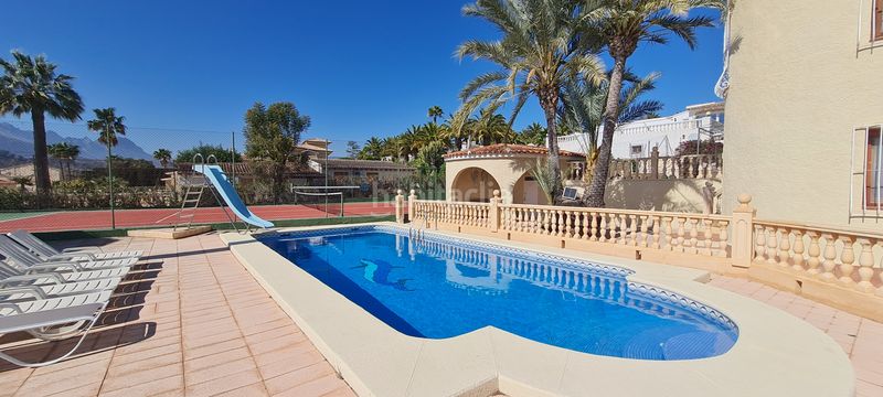 Foto 9c4381b9-c796-4177-84c3-25ec070e30f6. Casa amb piscina a La Empedrola Calp