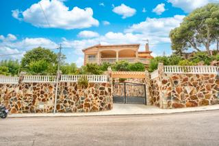 Chalet à Carrer los robles 5