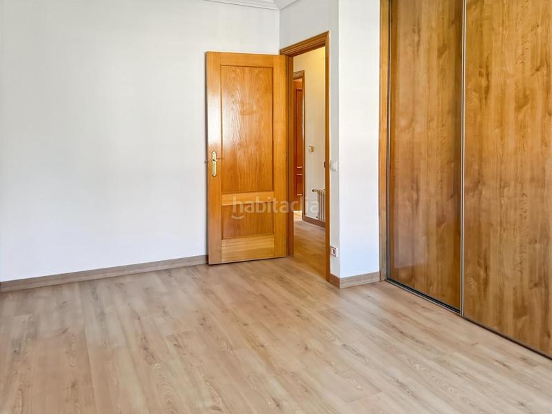 Foto 4ad22bdc-60fa-43f8-9436-26851acd2fb1. Casa adossada amb aparcament a Getafe norte Getafe