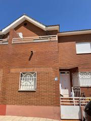 Maison jumelée  Avenida castilla la mancha. Remax sorona vende adosado unifamiliar luminoso y acogedor en qu