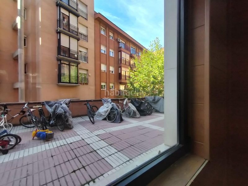 Foto c228c566-dc40-4973-9ff8-1b4ff069f4f3. Local comercial a Imperial Madrid