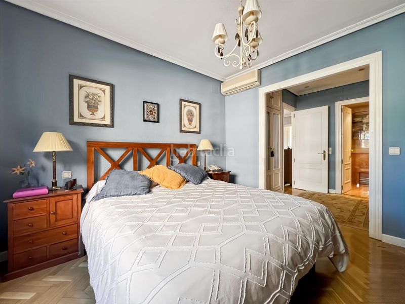 Foto 574bc17c-2305-4238-af3d-c3f3ecf6687c. Piso magnifica y luminosa vivienda exterior en distrito retiro, parque de roma. en Madrid