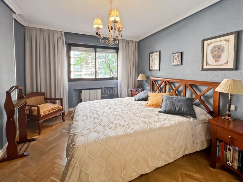 Foto 57a476e3-9df2-4555-b937-98ea306f36da. Piso magnifica y luminosa vivienda exterior en distrito retiro, parque de roma. en Madrid