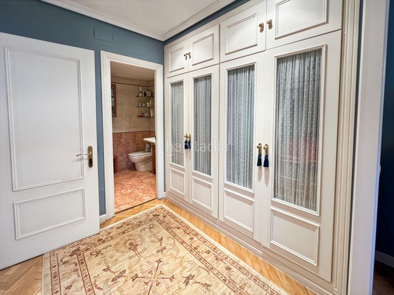 Foto 5859a495-635f-45fb-b4e8-59b218fdc473. Piso magnifica y luminosa vivienda exterior en distrito retiro, parque de roma. en Madrid