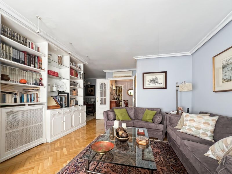 Foto b90ccab3-aed1-4657-ad59-917056265e1b. Piso magnifica y luminosa vivienda exterior en distrito retiro, parque de roma. en Madrid