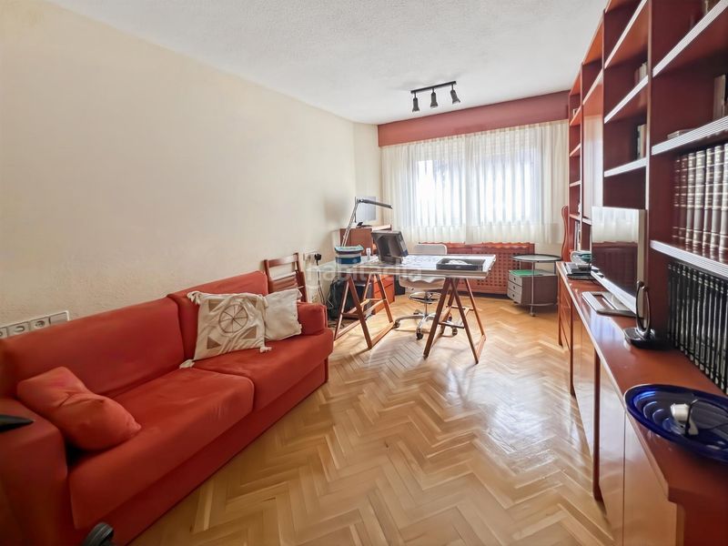 Foto bd111ec5-e225-4a02-bbde-7ad2f5aa59e9. Piso magnifica y luminosa vivienda exterior en distrito retiro, parque de roma. en Madrid