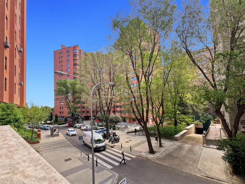 Foto fe0dac0a-029a-4497-ab67-6a379b12d955. Piso magnifica y luminosa vivienda exterior en distrito retiro, parque de roma. en Madrid