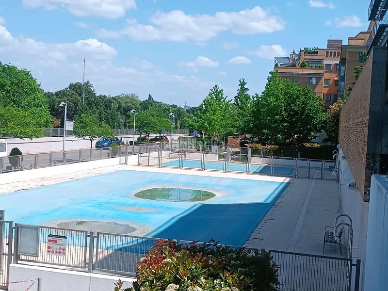 Foto e87ba131-4c01-4791-9723-250b40786040. Flat with heating parking pool in Aravaca Madrid