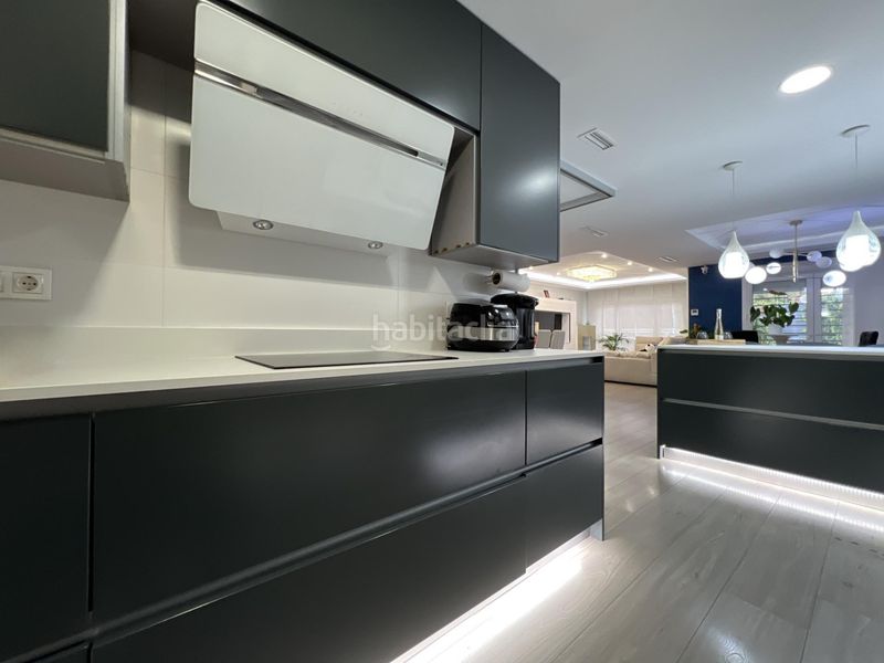 Foto f15885cc-bbd9-4802-9965-8225509c76f0. Casa amb calefacció aparcament piscina a Centro Rivas - Vaciamadrid